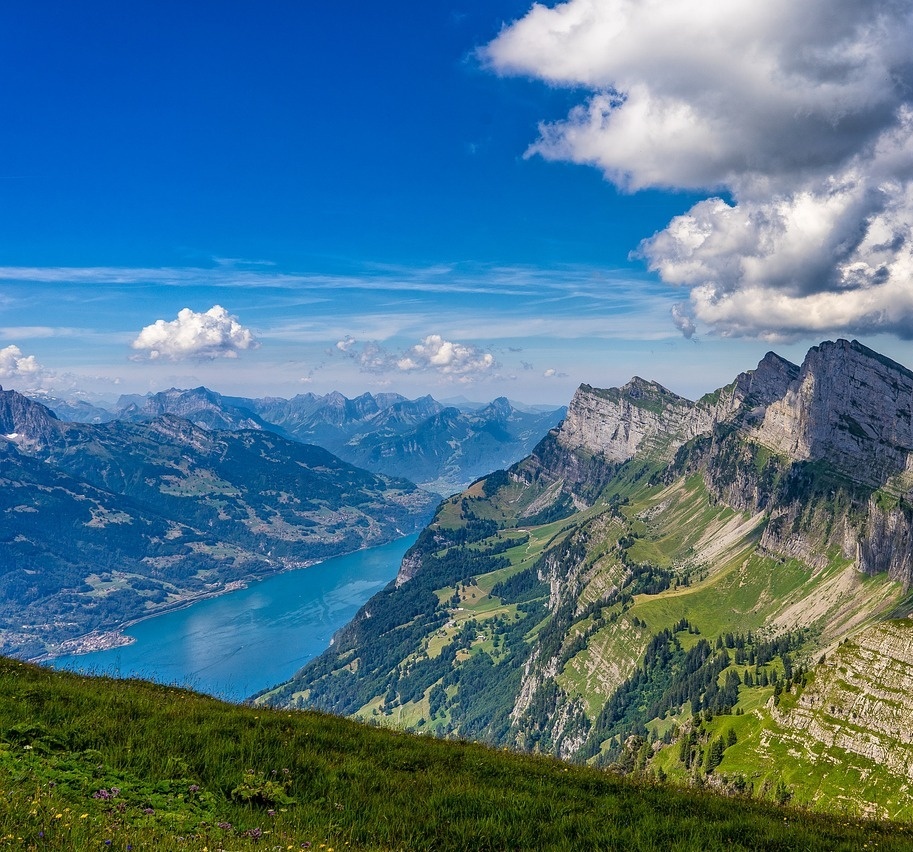 Blick auf eine Gipfelspitze.