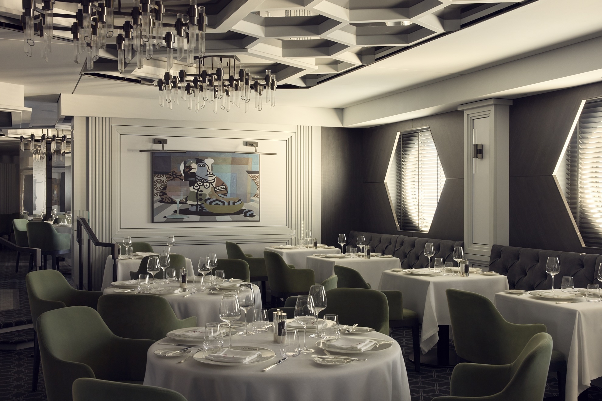 Restaurant an Bord der Explora 2