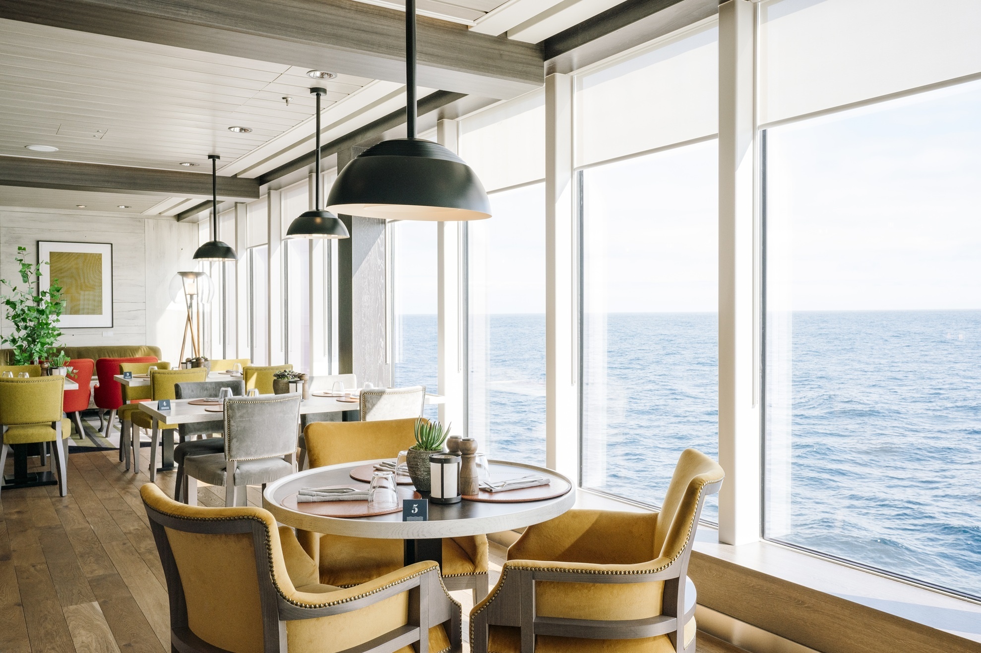 Restaurant an Bord der MS Fridtjof Nansen von HX Expeditions