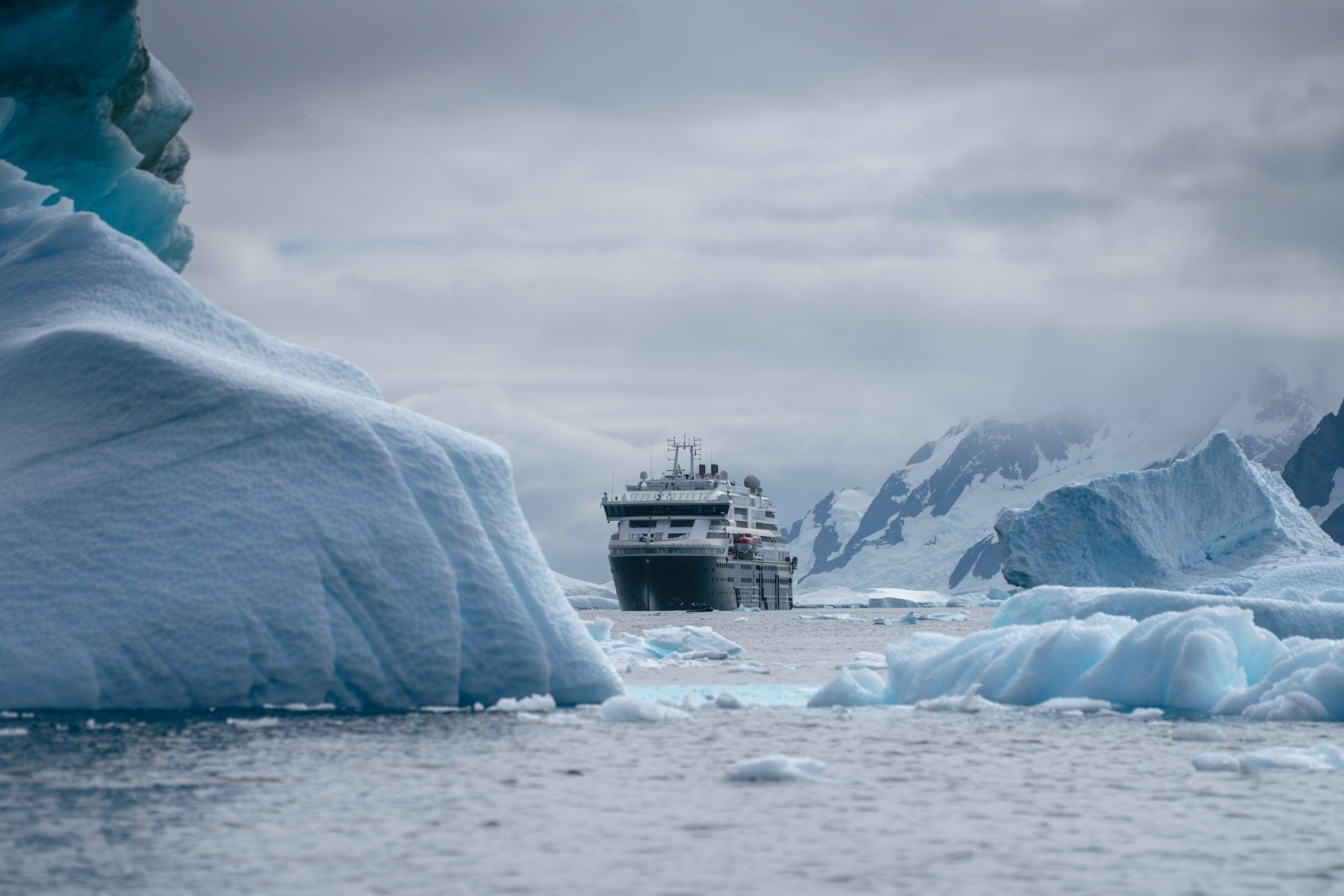 MS Fridtjof Nansen von HX Expeditions in der Antarktis