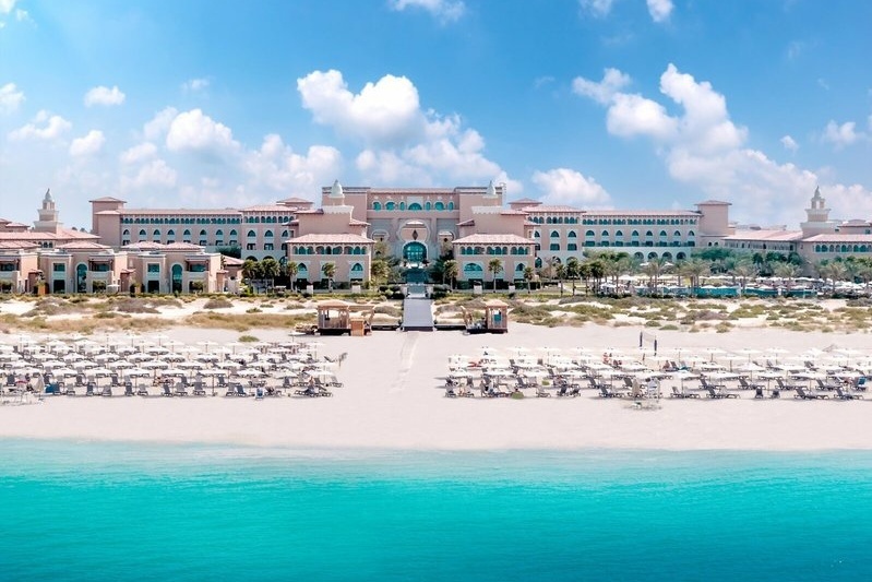 Rixos Premium Saadiyat vom Wasser aus 