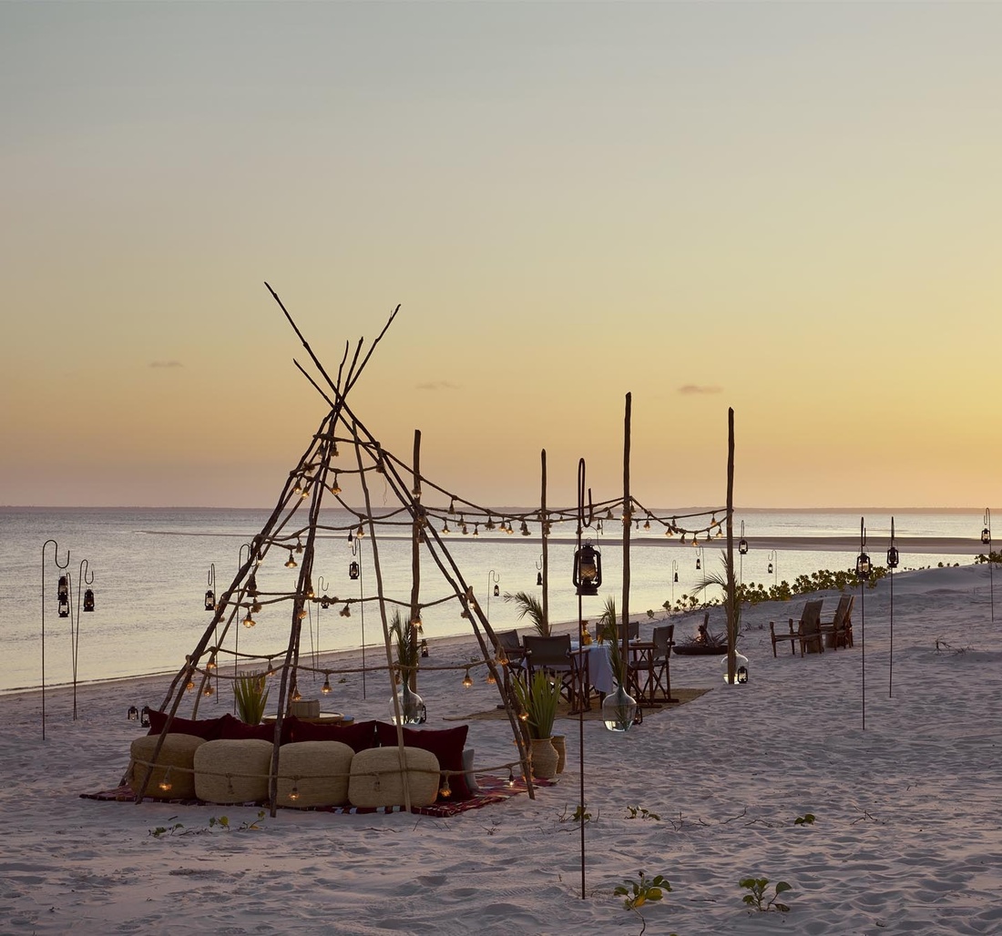 Sitzmöglichkeiten am Strand.