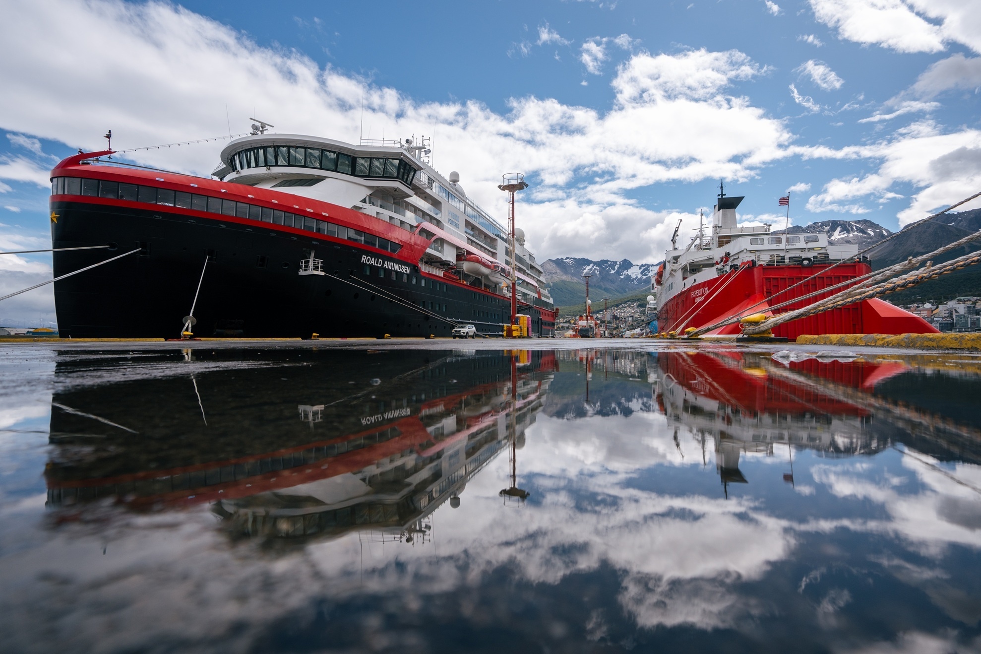MS Roal Amundsen von HX Expeditions un Ushuaia Argentinien