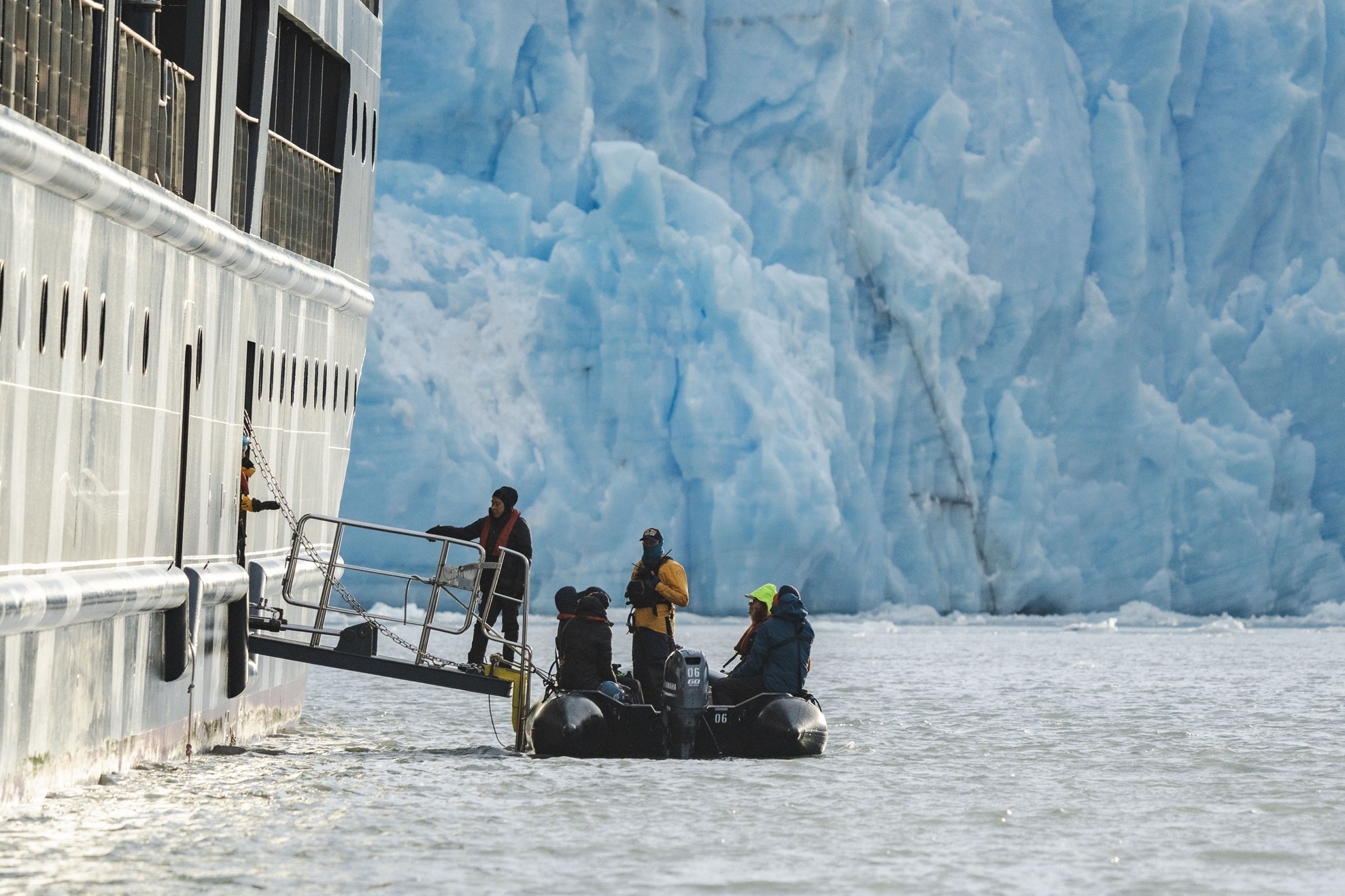 Zodiac Landgang bei Antarctica21