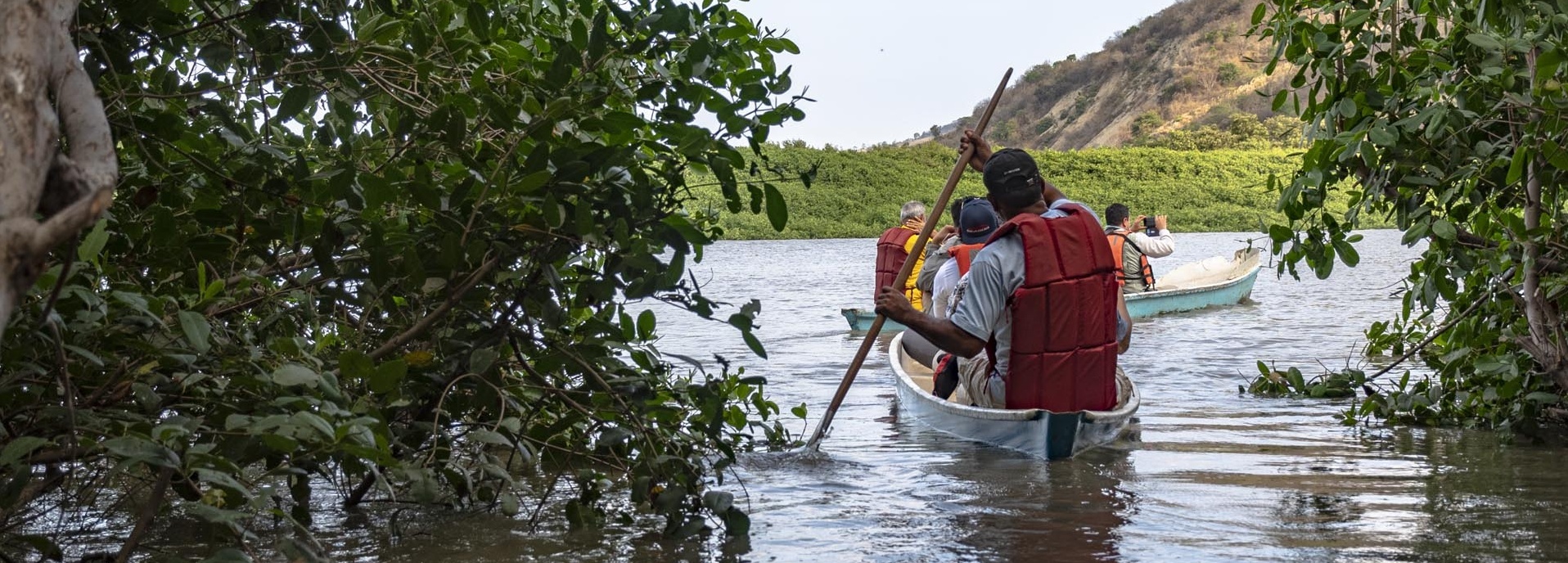 Kayakfahrer auf dem Wasser.