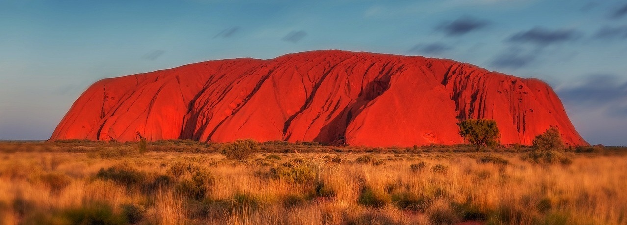 Ein gewaltiger Sandsteinmonolith in Australien.