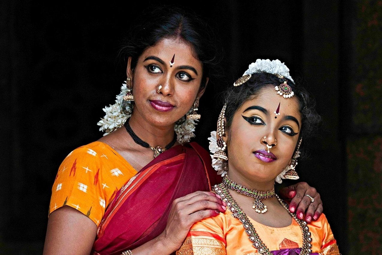 Indische Frauen in Saris.