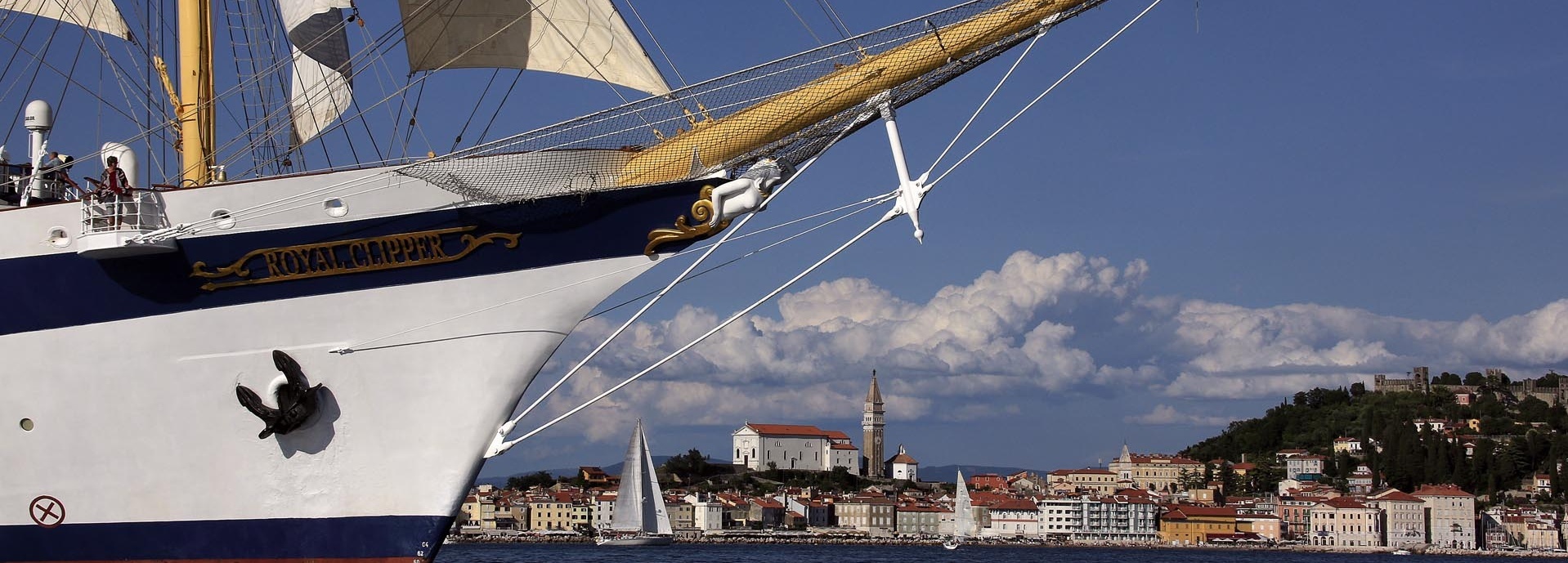 Das Vorderteil eines Schiffes.