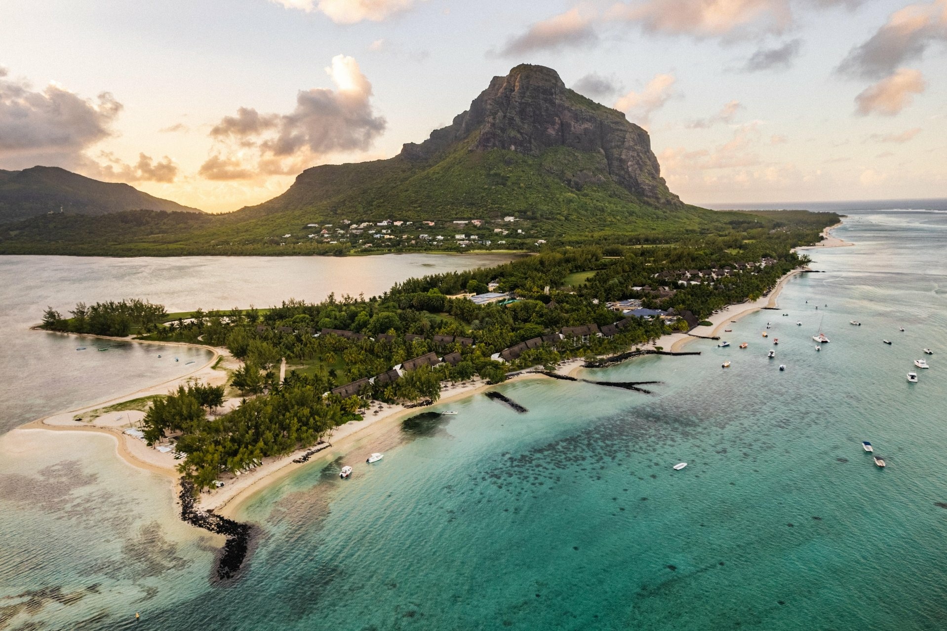 Ansicht Beachcomber Paradis aus der Vogelperspektive